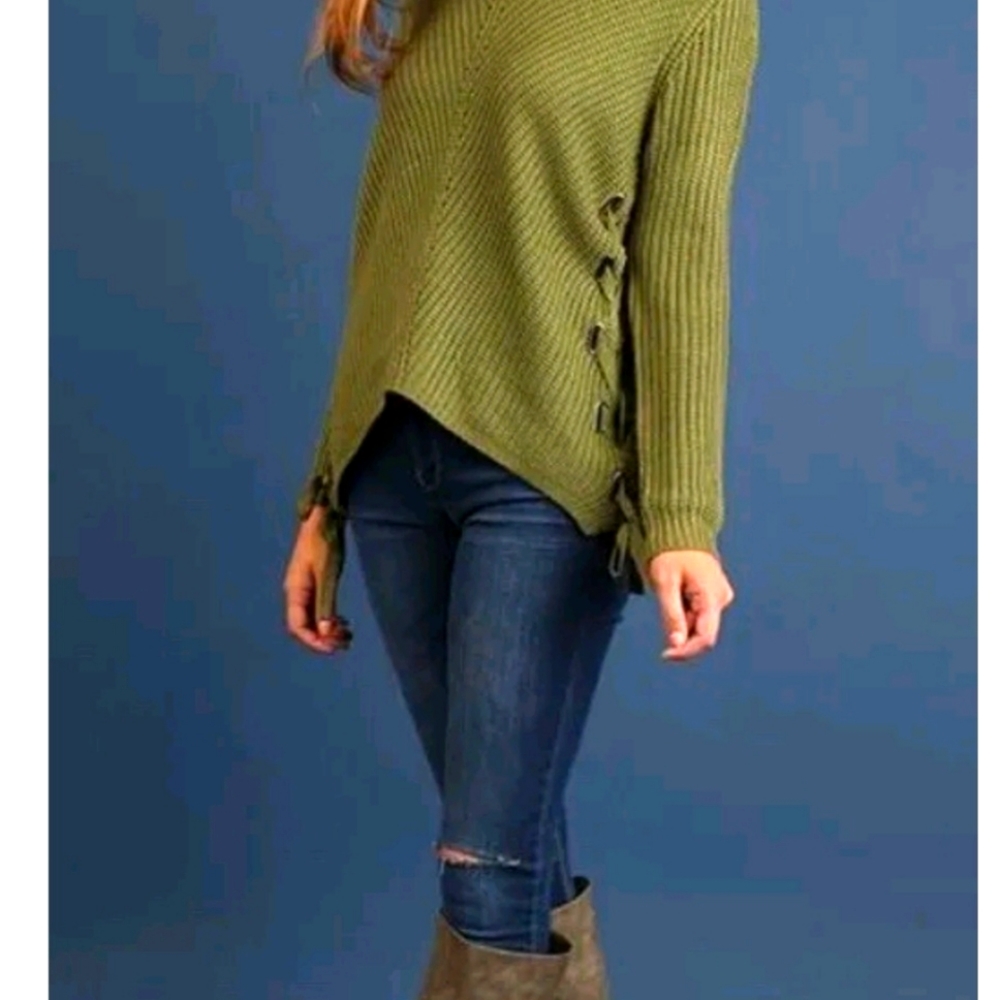 Umgee Green V-Neck Sweater